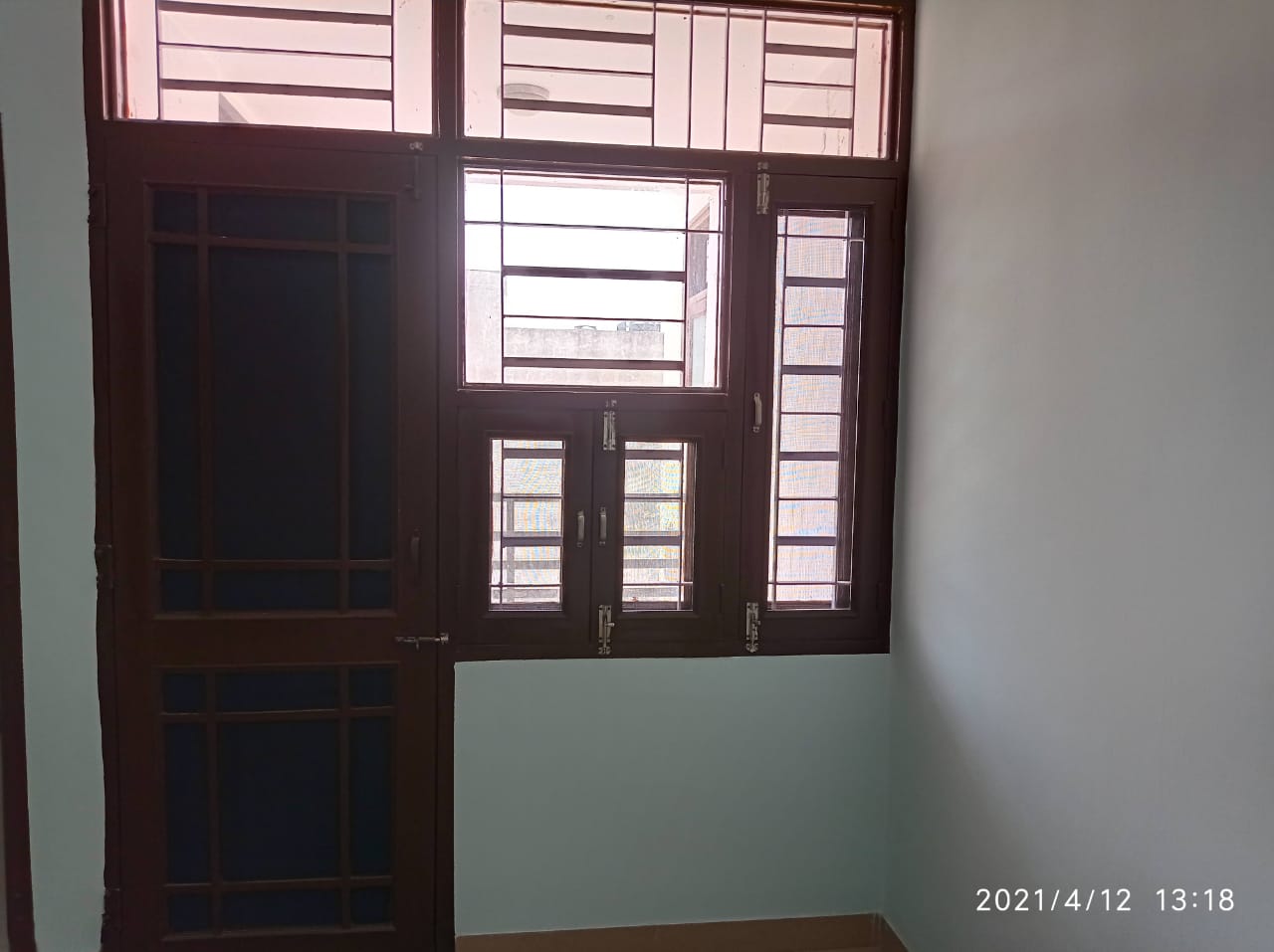 3 BHK Semi Furnished Flat for Rent Near Vivek Vihar Metro-Vivek Vihar Metro Station-Jaipur